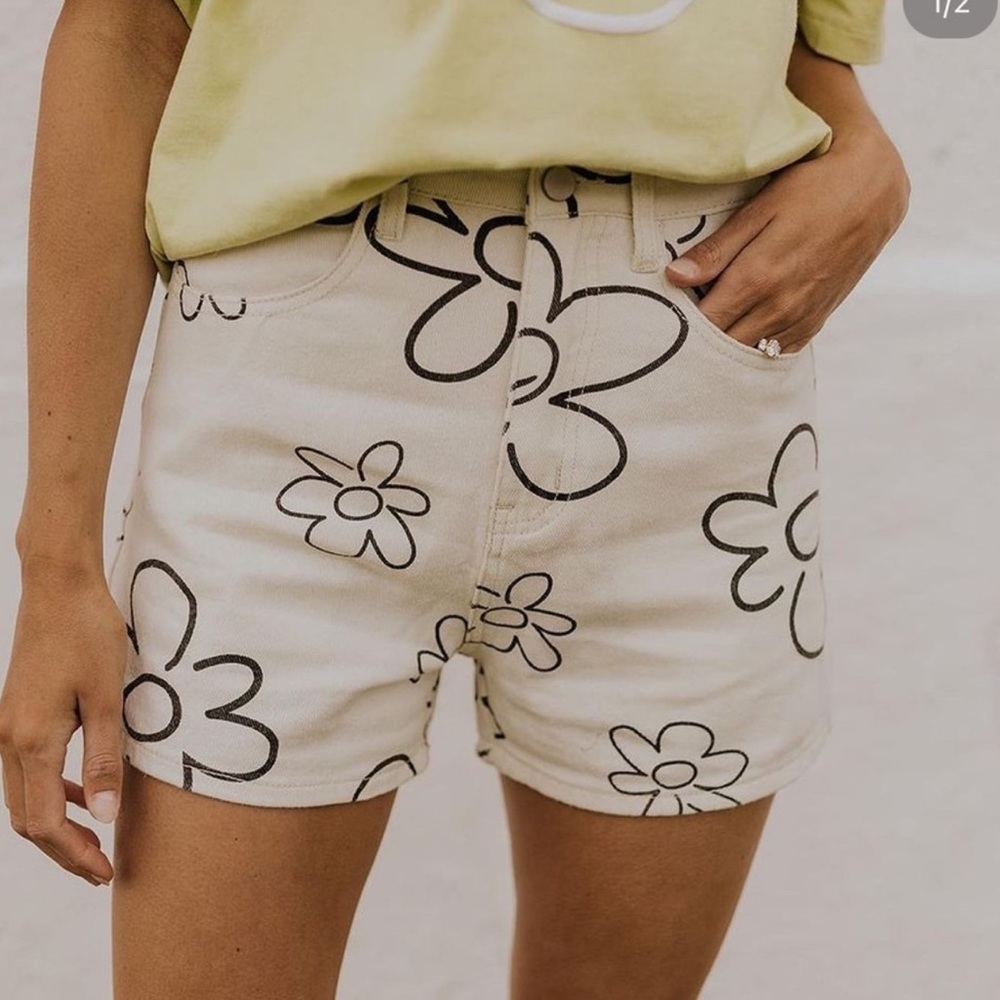 Black and cream modern floral mom shorts.